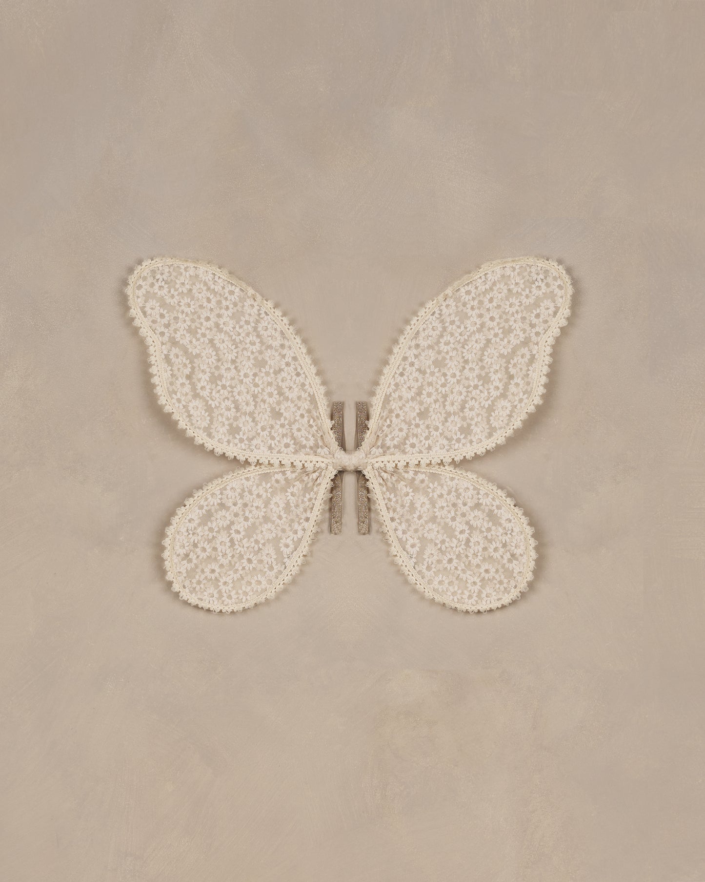 Wings || Daisy Embroidery