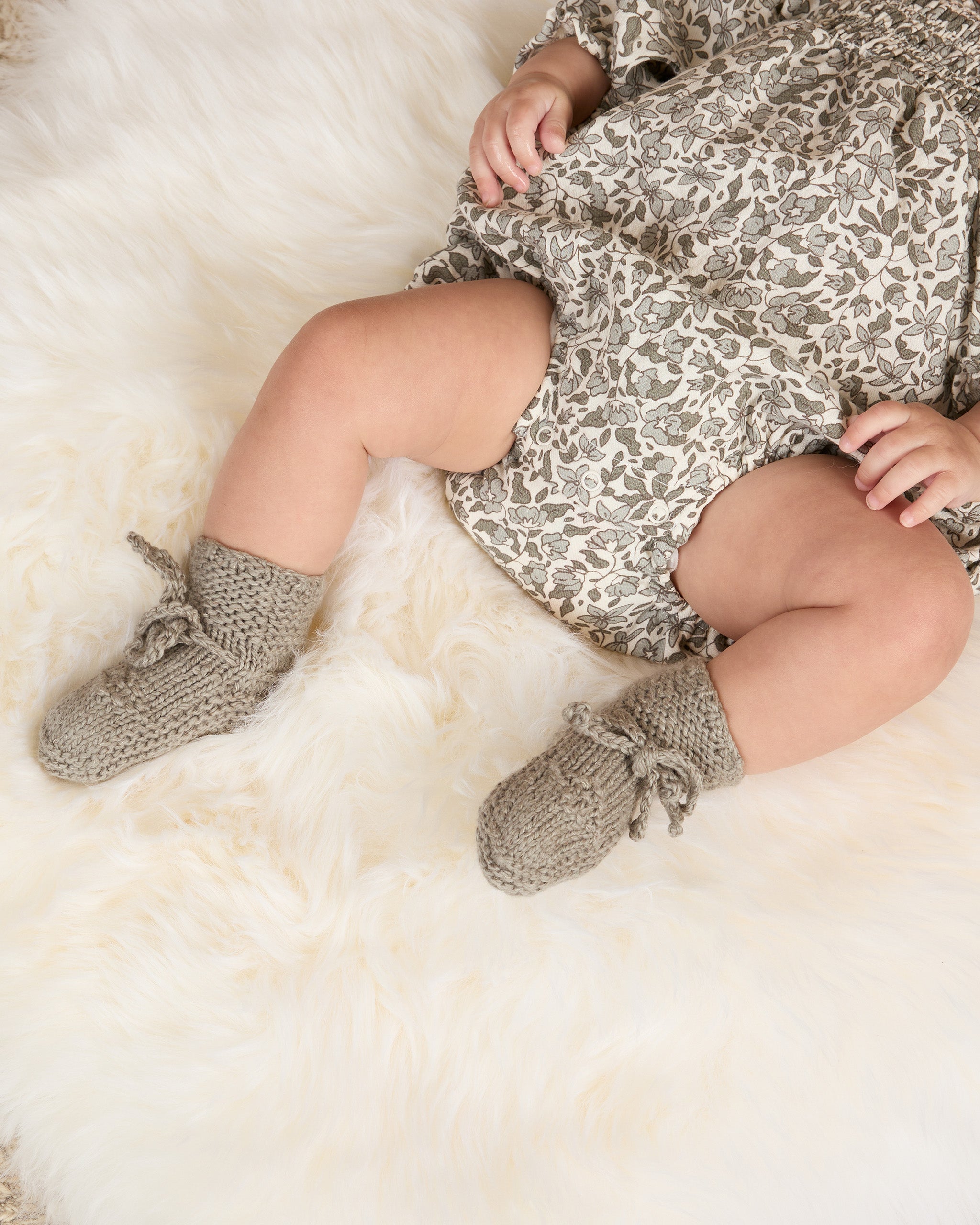 Knit Booties || Basil