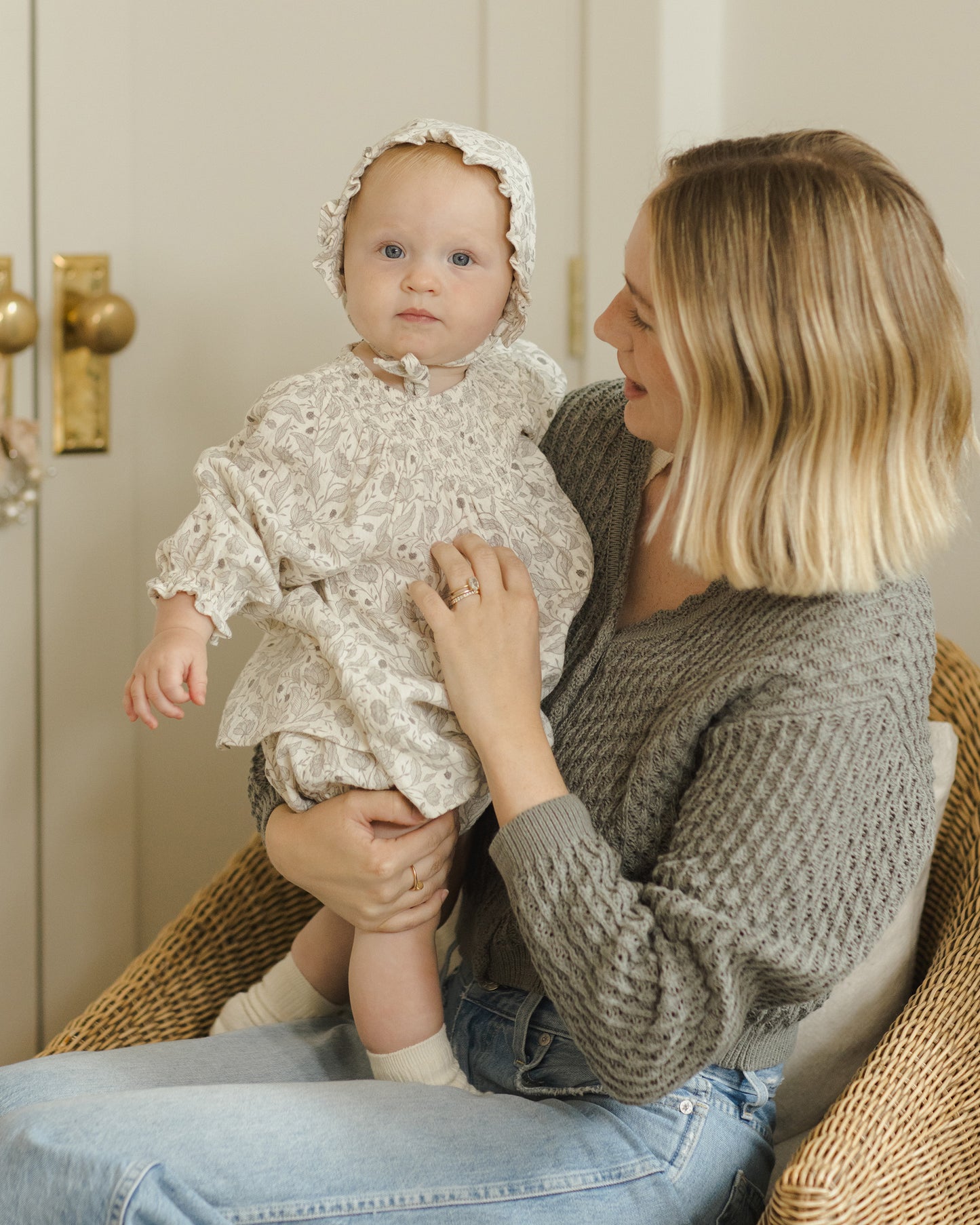 Woven Ruffle Bonnet || Winter Floral